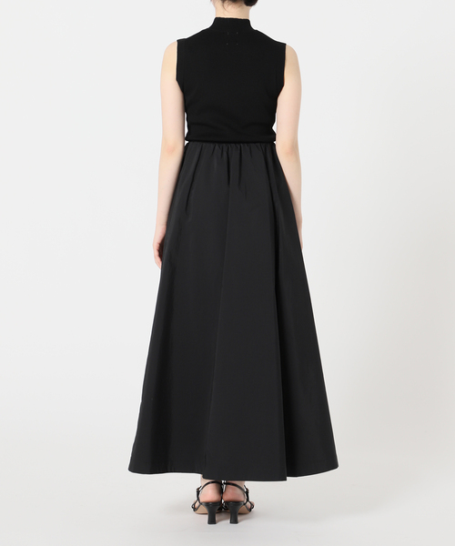 U by SPICK&SPAN(ユーバイスピックアンドスパン)の「ニットドッキングボリュームワンピース(ワンピース・レディース・ブラック/アイボリー・FREE)」の6枚目の写真