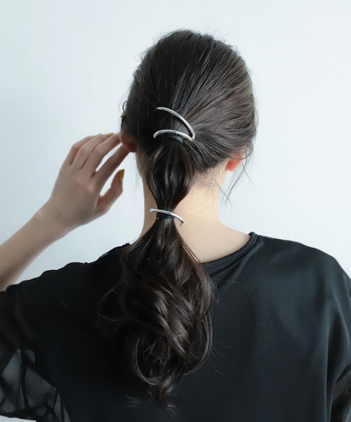 HARE(ハレ)の「2Pワイヤーヘアカフ(HARE)(バレッタ/ヘアクリップ・レディース・シルバー・FREE)」の2枚目の写真