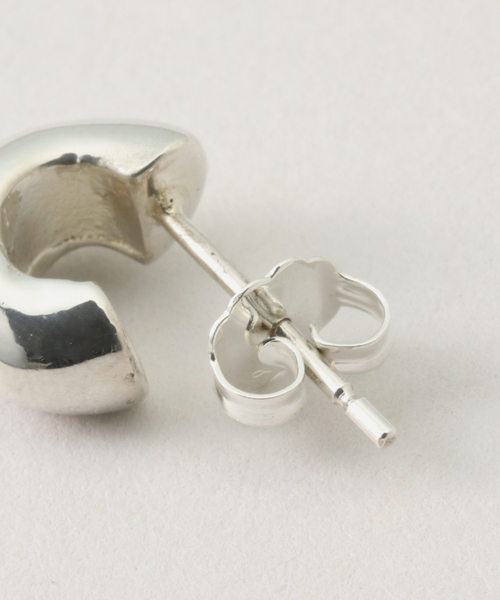 journal standard L'essage（ジャーナルスタンダードレサージュ）の「【AGMES/アグメス】 MINI DAHLIA HUGGIES STERLING SILVE：ピアス(両耳)（ピアス（両耳用）・レディース・シルバー・FREE）」の2枚目の写真