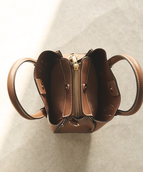 un dix cors(アンディコール)の「ダブルハンドルミニショルダーバッグ(ショルダーバッグ・レディース・キャメル/ブラウン/グリーン・FREE)」の8枚目の写真