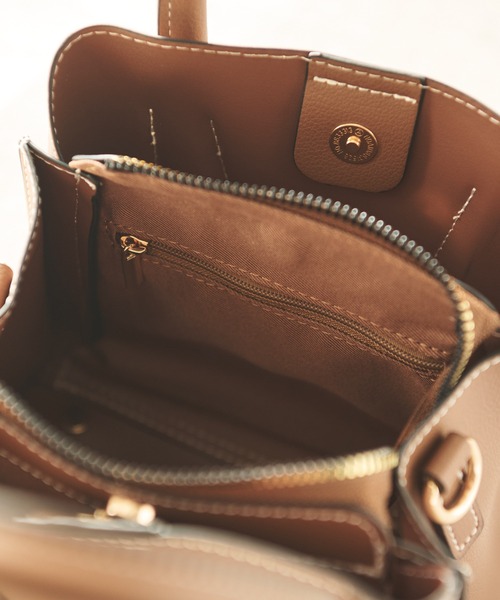 un dix cors(アンディコール)の「ダブルハンドルミニショルダーバッグ(ショルダーバッグ・レディース・キャメル/ブラウン/グリーン・FREE)」の11枚目の写真