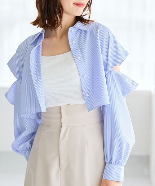 MAJESTIC LEGON(マジェスティックレゴン)の「パールボタン肩あきショートシャツ(シャツ/ブラウス・レディース・イエロー/サックスブルー/ブルー系その他2/ピンク系その他2/オフホワイト・MEDIUM)」の3枚目の写真