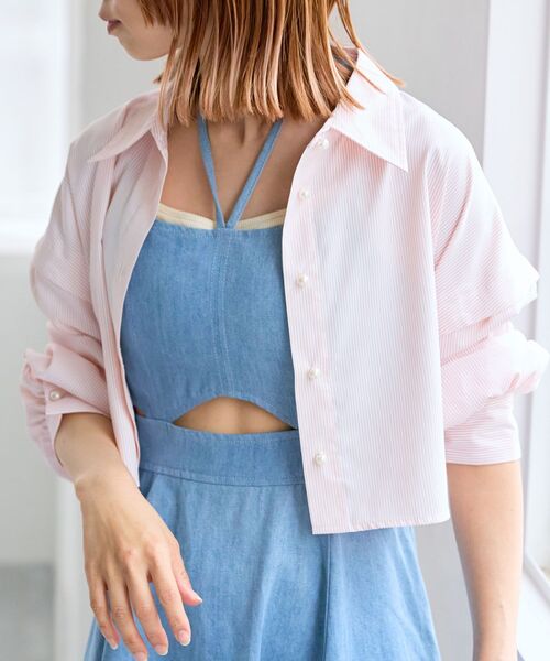 MAJESTIC LEGON(マジェスティックレゴン)の「パールボタン肩あきショートシャツ(シャツ/ブラウス・レディース・イエロー/サックスブルー/ブルー系その他2/ピンク系その他2/オフホワイト・MEDIUM)」の5枚目の写真