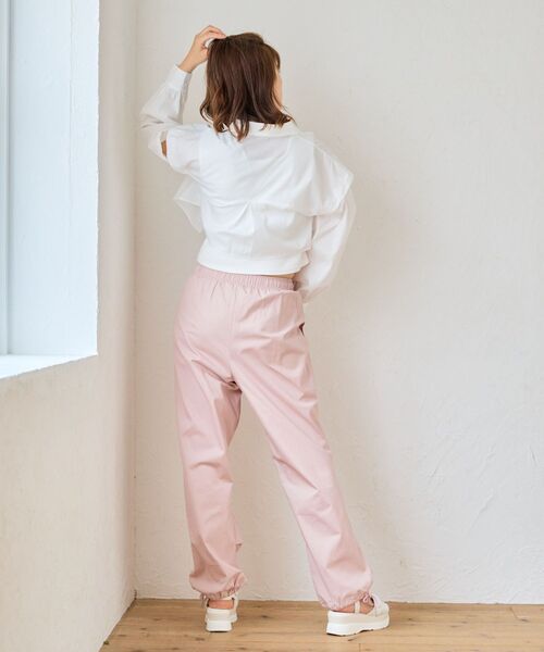 MAJESTIC LEGON(マジェスティックレゴン)の「パールボタン肩あきショートシャツ(シャツ/ブラウス・レディース・イエロー/サックスブルー/ブルー系その他2/ピンク系その他2/オフホワイト・MEDIUM)」の9枚目の写真