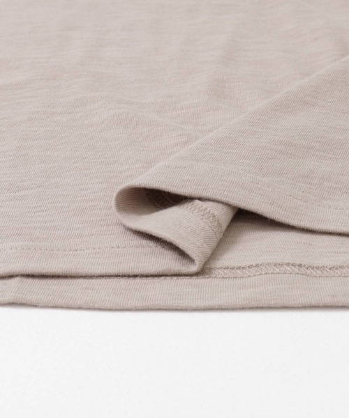 ITEMS URBANRESEARCH（アイテムズ アーバンリサーチ）の「リブ配色 ロゴプリント スラブTシャツ（Tシャツ/カットソー・メンズ・チャコールグレー/オフホワイト/グレー系その他・LARGE/MEDIUM）」の16枚目の写真