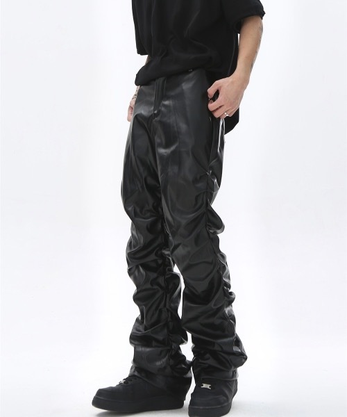 Burner(バーナー)の「【OKUOKU 0909】レザー調 シャーリング ルーズ パンツ oku-bottom-678081341598-83 Y(その他パンツ・メンズ・ブラック・M/L/S/XL/X-LARGE)」の4枚目の写真