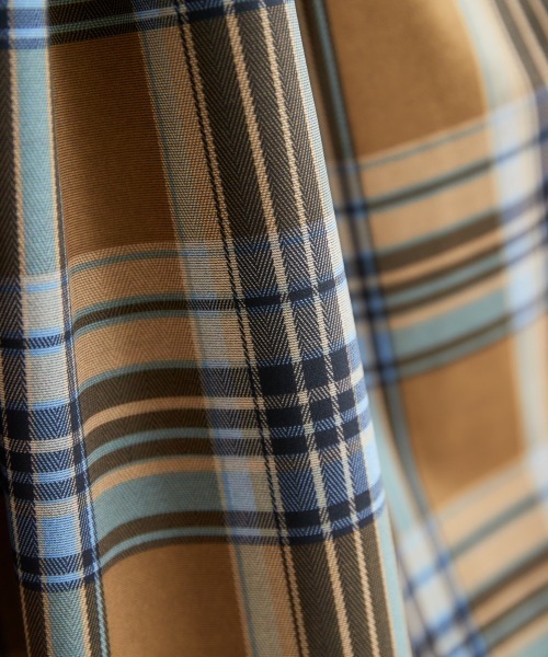 miclat（ミクラ）の「大きいサイズ　大判チェックフレアスカート　miclat（スカート・レディース・ブラウン系/グレー系・L/LL/3L/4L/5L）」の11枚目の写真