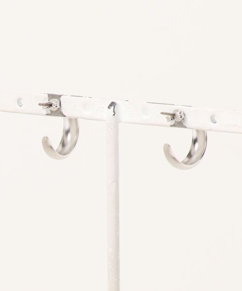 Jolie Toujours（ジョリトゥジュール）の「フープピアス③（ピアス（両耳用）・レディース・シルバー・FREE）」の2枚目の写真