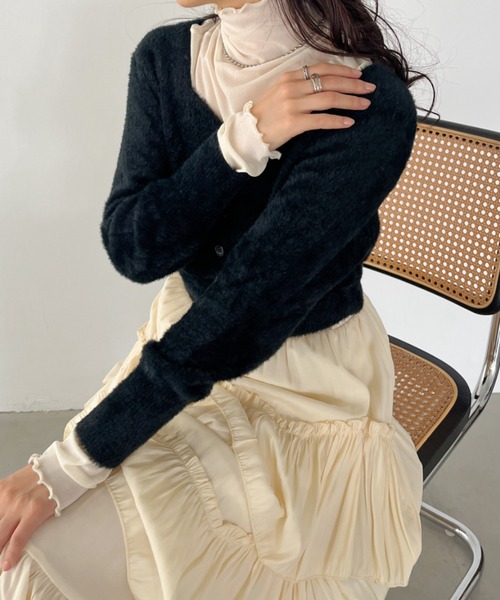 CLEA（クレア）の「クロップド丈コンパクトシャギーニットトップス（ニット/セーター・レディース・ホワイト/ブラック・FREE）」の16枚目の写真