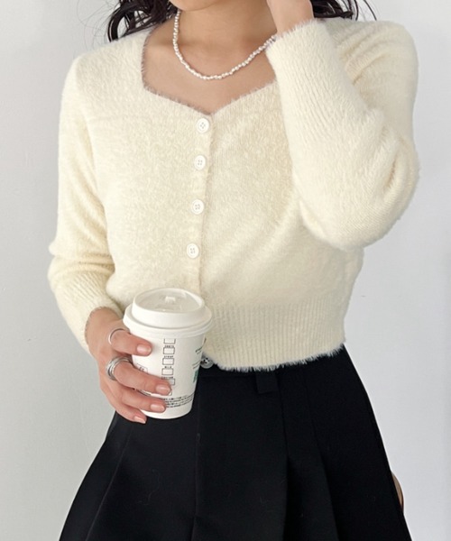 CLEA（クレア）の「クロップド丈コンパクトシャギーニットトップス（ニット/セーター・レディース・ホワイト/ブラック・FREE）」の3枚目の写真