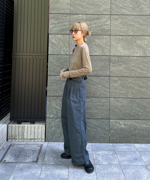 feepur（フェピュール）の「バックオープンランダムリブラメロンTee（Tシャツ/カットソー・レディース・モカ/オフホワイト/ブラック・MEDIUM）」の6枚目の写真