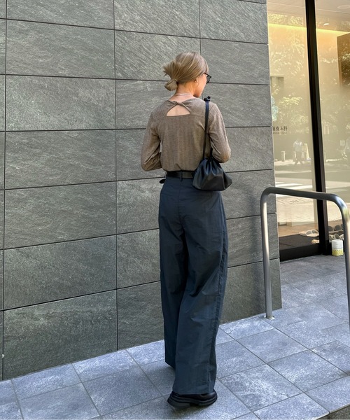 feepur（フェピュール）の「バックオープンランダムリブラメロンTee（Tシャツ/カットソー・レディース・モカ/オフホワイト/ブラック・MEDIUM）」の12枚目の写真