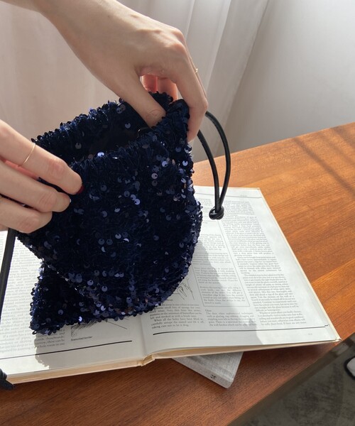 grove（グローブ）の「◆スパンコール巾着2WAYショルダー（ショルダーバッグ・レディース・ブラック系3/ネイビー系3/グレー系3・00）」の12枚目の写真