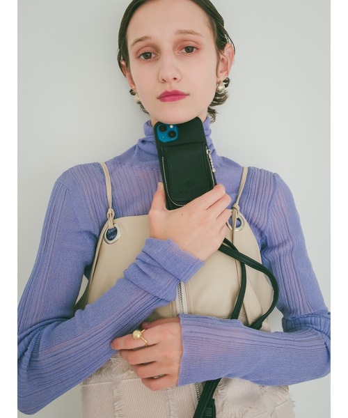 MARTE(マルテ)の「Shoulder strap iphone case/iPhone13pro/ショルダーストラップiPhoneケース(スマホケース/カバー・レディース・ブラック/アイボリー/ライトパープル・iPhone 13 Pro)」の4枚目の写真