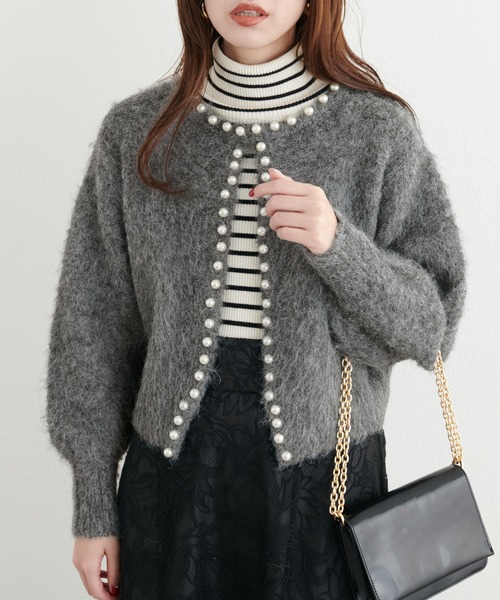 natural couture(ナチュラルクチュール)の「アルパカタッチパールトリムカーディガン(カーディガン/ボレロ・レディース・サックスブルー/チャコールグレー/ピンク/モカ・FREE)」の6枚目の写真