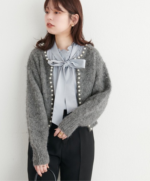 natural couture(ナチュラルクチュール)の「アルパカタッチパールトリムカーディガン(カーディガン/ボレロ・レディース・サックスブルー/チャコールグレー/ピンク/モカ・FREE)」の10枚目の写真