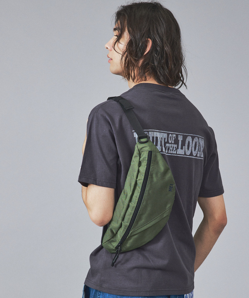 ABAHOUSE(アバハウス)の「【MEI / メイ】ロゴ刺繍 BOTTOMLINE ウエスト/ボディバッグ(ボディバッグ/ウエストポーチ・メンズ・ベージュ/モスグリーン/ブラック・フリー)」の3枚目の写真