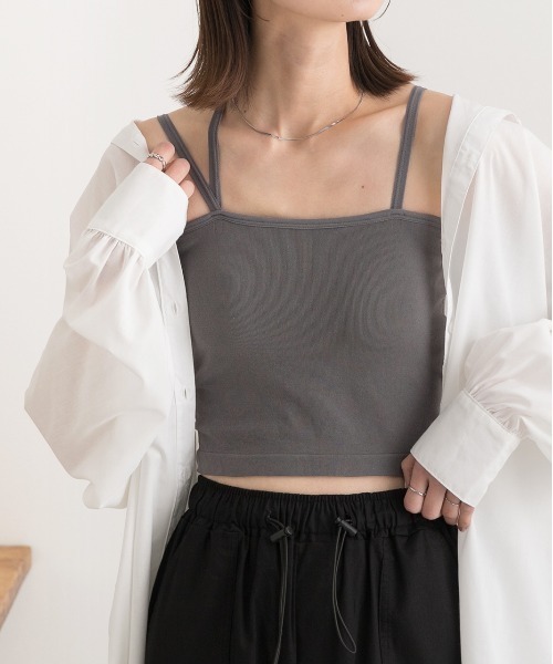 ad thie（アドティエ）の「カップ付き・ショート スクエアキャミソール（キャミソール・レディース・オフホワイト/グレー/ブラウン/ブラック・FREE）」の4枚目の写真