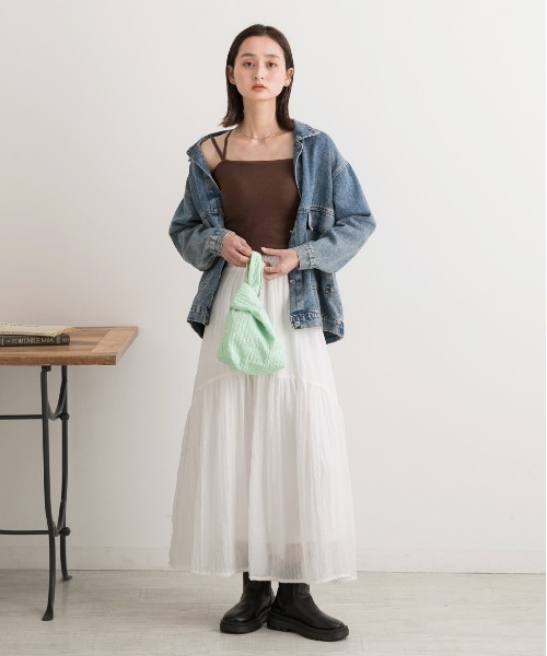 ad thie（アドティエ）の「カップ付き・ショート スクエアキャミソール（キャミソール・レディース・オフホワイト/グレー/ブラウン/ブラック・FREE）」の17枚目の写真