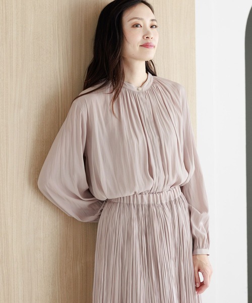 Elura（エルーラ）の「【入卒式／結婚式／祝賀会】セレモニー&お祝いサテンブラウス／988747（シャツ/ブラウス・レディース・ピンクベージュ/ネイビー・MEDIUM/LARGE）」の5枚目の写真