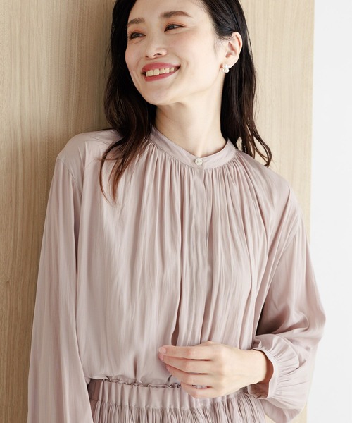 Elura（エルーラ）の「【入卒式／結婚式／祝賀会】セレモニー&お祝いサテンブラウス／988747（シャツ/ブラウス・レディース・ピンクベージュ/ネイビー・MEDIUM/LARGE）」の3枚目の写真