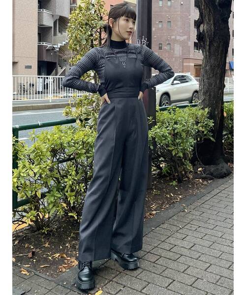 MURUA（ムルーア）の「2WAYストラップショルダーロンパース（ワンピース・レディース・ダークグレー/ベージュ・1/2）」の20枚目の写真