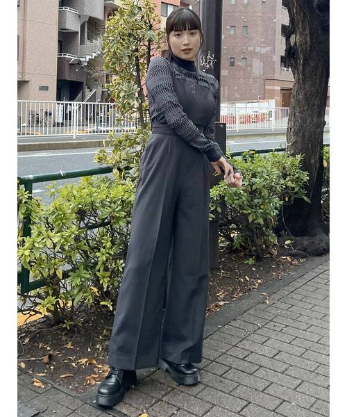 MURUA（ムルーア）の「2WAYストラップショルダーロンパース（ワンピース・レディース・ダークグレー/ベージュ・1/2）」の19枚目の写真