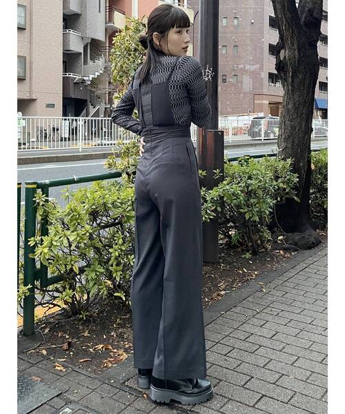 MURUA（ムルーア）の「2WAYストラップショルダーロンパース（ワンピース・レディース・ダークグレー/ベージュ・1/2）」の17枚目の写真