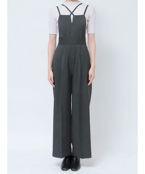 MURUA（ムルーア）の「2WAYストラップショルダーロンパース（ワンピース・レディース・ダークグレー/ベージュ・1/2）」の13枚目の写真