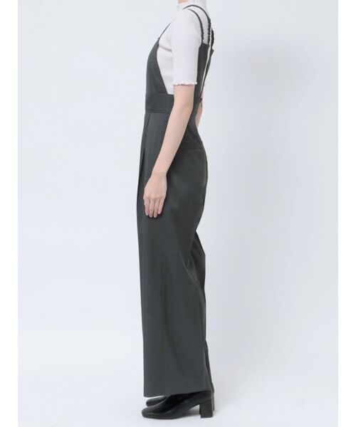 MURUA（ムルーア）の「2WAYストラップショルダーロンパース（ワンピース・レディース・ダークグレー/ベージュ・1/2）」の12枚目の写真