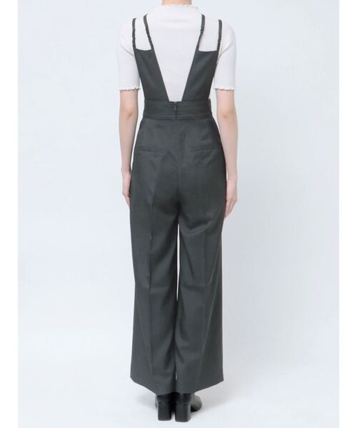 MURUA（ムルーア）の「2WAYストラップショルダーロンパース（ワンピース・レディース・ダークグレー/ベージュ・1/2）」の11枚目の写真