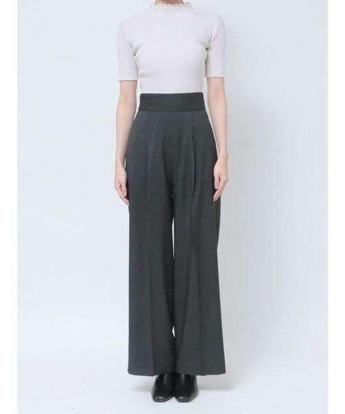 MURUA（ムルーア）の「2WAYストラップショルダーロンパース（ワンピース・レディース・ダークグレー/ベージュ・1/2）」の5枚目の写真