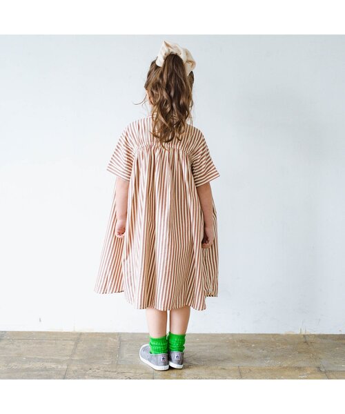 p.premier（ピードットプルミエ）の「たくさんギャザーのストライプシャツワンピース（ワンピース・キッズ・ブルー/イエロー/ブラウン/ピンク・80/90/100/110/120/130/140）」の10枚目の写真