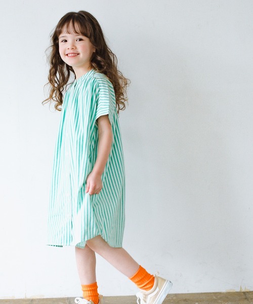 p.premier（ピードットプルミエ）の「たくさんギャザーのストライプシャツワンピース（ワンピース・キッズ・ブルー/イエロー/ブラウン/ピンク・80/90/100/110/120/130/140）」の3枚目の写真