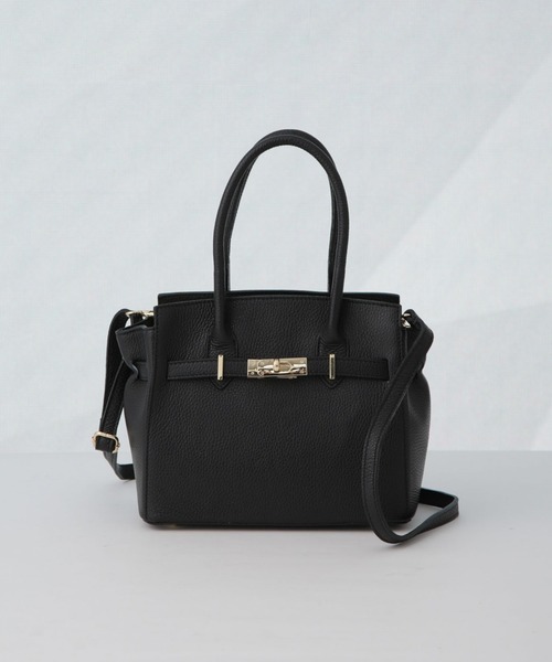 AULENTTI（オウレンティ）の「AULENTTI/ターンロックモチーフ２wayトートバッグ（トートバッグ・レディース・ブラック/ベージュ・FREE）」の2枚目の写真