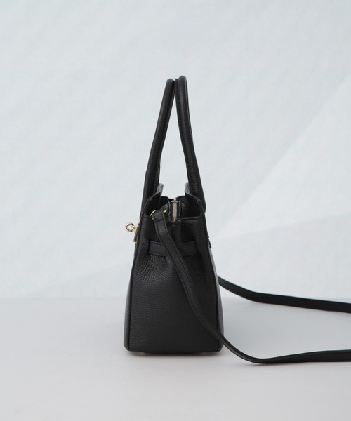 AULENTTI（オウレンティ）の「AULENTTI/ターンロックモチーフ２wayトートバッグ（トートバッグ・レディース・ブラック/ベージュ・FREE）」の6枚目の写真