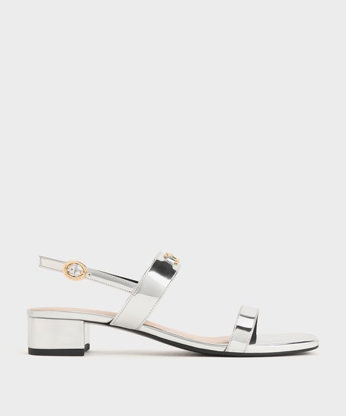 CHARLES & KEITH(チャールズ & キース)の「メタリックアクセントブロックヒールサンダル(サンダル・レディース・ブラック/シルバー・24.5cm/23.5cm/25cm/23cm/22.5cm)」の6枚目の写真