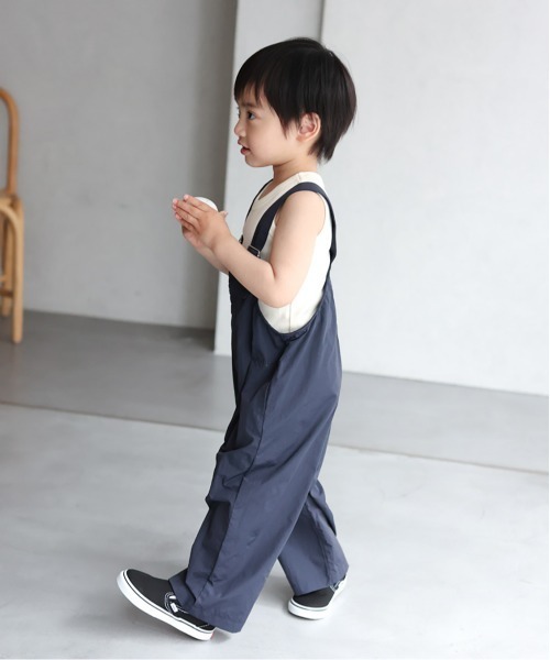 ooju（オージュ）の「【撥水加工】【ooju】ナイロンサロペット（サロペット/オーバーオール・キッズ・ネイビー/ベージュ・3/2/1/4）」の12枚目の写真