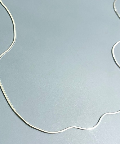 Aura（アウラ）の「[aura/オーラ] SNAKE CHAIN  シルバーネックレス（ネックレス・レディース・シルバー・F）」の2枚目の写真