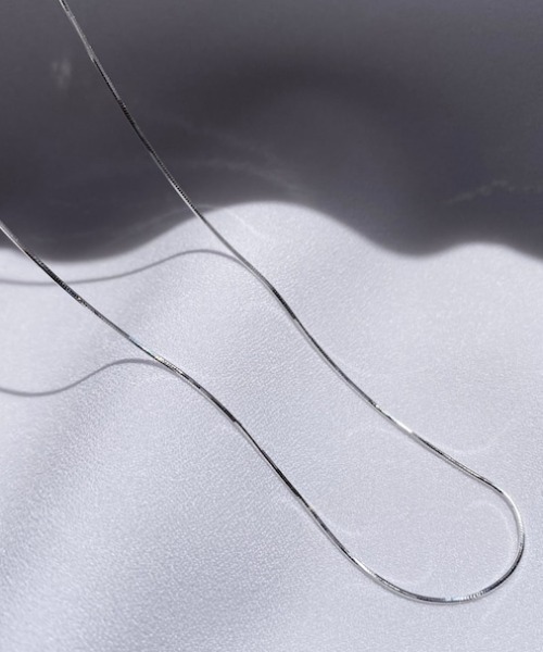 Aura（アウラ）の「[aura/オーラ] SNAKE CHAIN  シルバーネックレス（ネックレス・レディース・シルバー・F）」の4枚目の写真