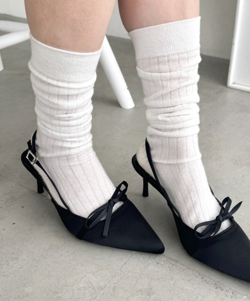 Loueme（ルエム）の「ポインテッドトゥリボンヒールパンプス（パンプス・レディース・ブラック/シルバー/ピンク・23.5cm/24.5cm）」の16枚目の写真