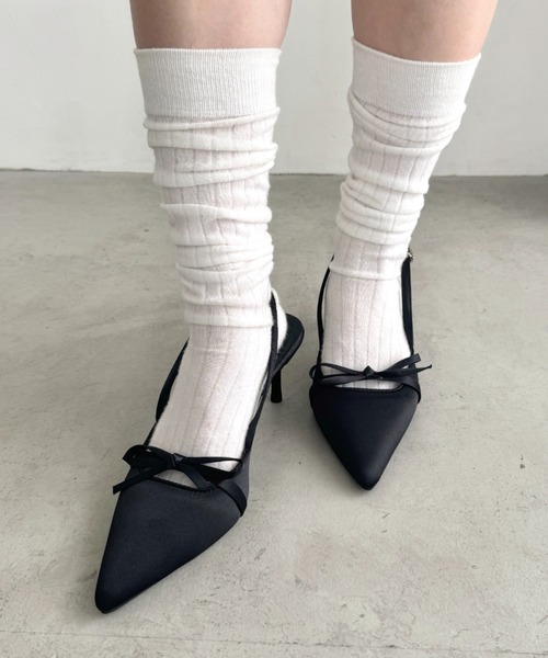 Loueme（ルエム）の「ポインテッドトゥリボンヒールパンプス（パンプス・レディース・ブラック/シルバー/ピンク・23.5cm/24.5cm）」の18枚目の写真