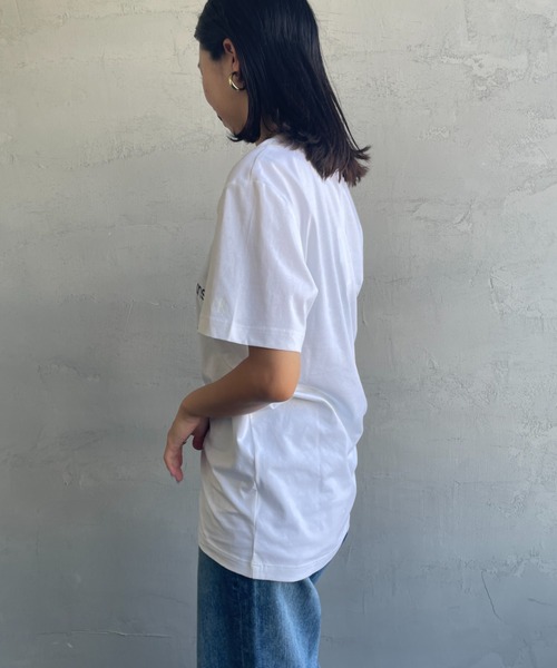 Calvin Klein（カルバン・クライン）の「[Calvin Klein/カルバンクライン] モノグラムロゴ プリントTシャツ（Tシャツ/カットソー・レディース・ホワイト/ブラック・M/L/S）」の11枚目の写真