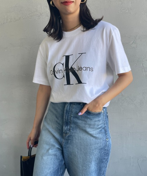 Calvin Klein（カルバン・クライン）の「[Calvin Klein/カルバンクライン] モノグラムロゴ プリントTシャツ（Tシャツ/カットソー・レディース・ホワイト/ブラック・M/L/S）」の6枚目の写真