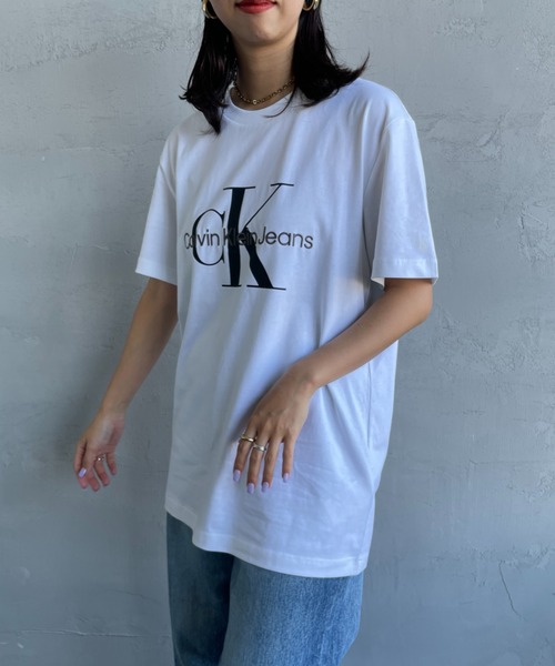 Calvin Klein（カルバン・クライン）の「[Calvin Klein/カルバンクライン] モノグラムロゴ プリントTシャツ（Tシャツ/カットソー・レディース・ホワイト/ブラック・M/L/S）」の17枚目の写真
