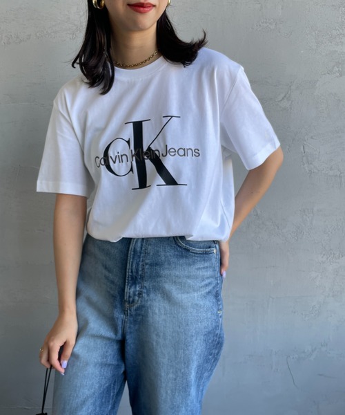 Calvin Klein（カルバン・クライン）の「[Calvin Klein/カルバンクライン] モノグラムロゴ プリントTシャツ（Tシャツ/カットソー・レディース・ホワイト/ブラック・M/L/S）」の13枚目の写真