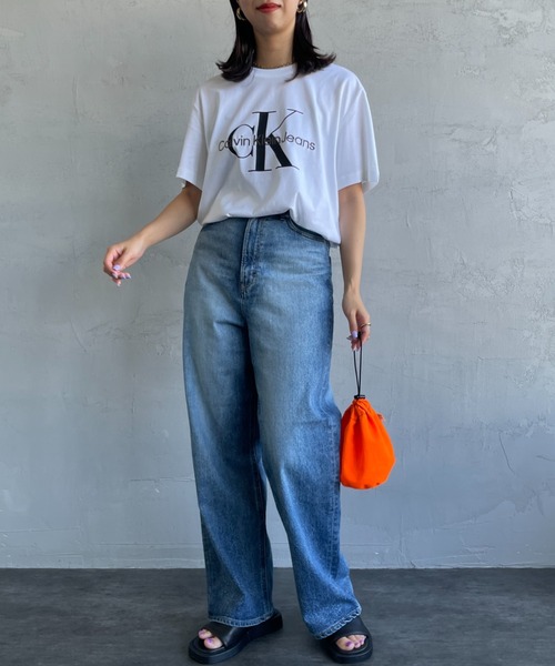 Calvin Klein（カルバン・クライン）の「[Calvin Klein/カルバンクライン] モノグラムロゴ プリントTシャツ（Tシャツ/カットソー・レディース・ホワイト/ブラック・M/L/S）」の15枚目の写真