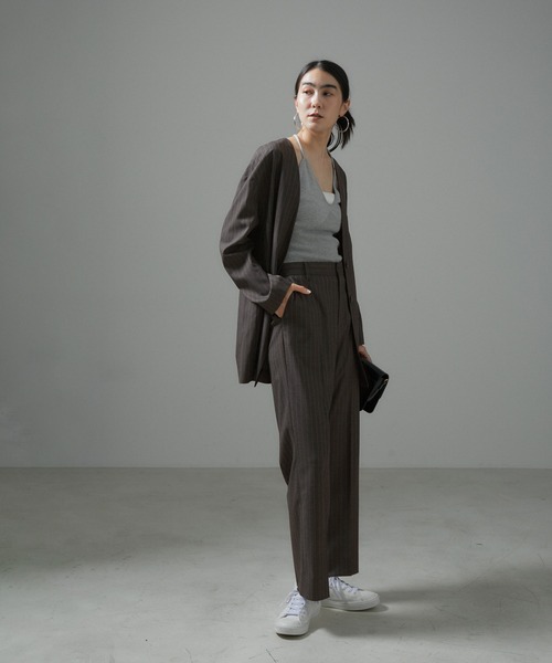 SALON adam et rope'（サロン アダム エ ロペ）の「ノーカラーオーバージャケット 無地/ストライプ【セットアップ対応】（ノーカラージャケット・レディース・チャコールグレー/グレー系その他・S/M）」の5枚目の写真