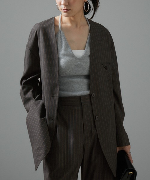 SALON adam et rope'（サロン アダム エ ロペ）の「ノーカラーオーバージャケット 無地/ストライプ【セットアップ対応】（ノーカラージャケット・レディース・チャコールグレー/グレー系その他・S/M）」の4枚目の写真