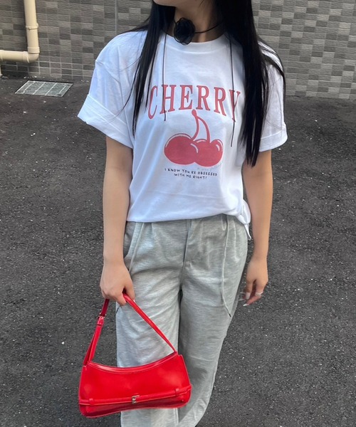 fiere(フィエール)の「チェリープリント半袖Tシャツ(Tシャツ/カットソー・レディース・ホワイト・M/L)」の1枚目の写真